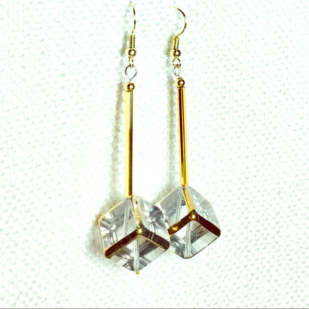 🇺🇸 Clear Cube Dangle Earrings Gold Wires & Trim